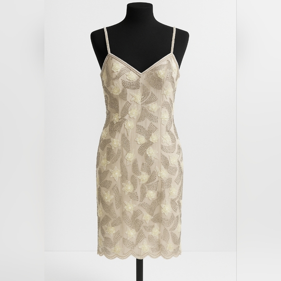 Elegant Beige Floral Dress - Picture 1 of 6